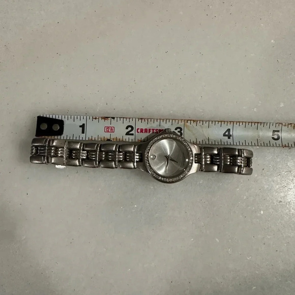 Authentic Swiss Made Movado Ladies watch 86A1-816 silver Tone